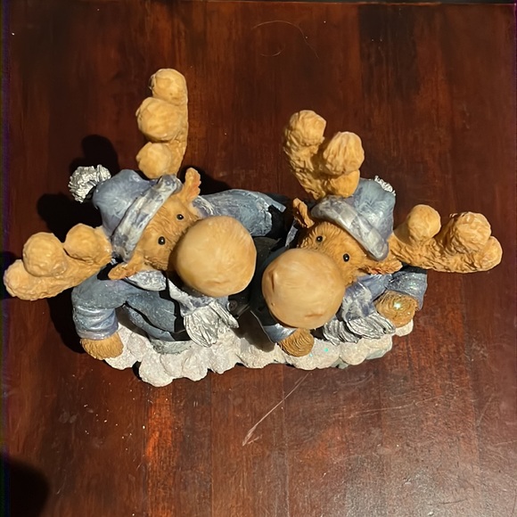 Anthropomorphic MOOSE figurine 2 Moose in sweater coat scarf stocking caps boots - Picture 9 of 10